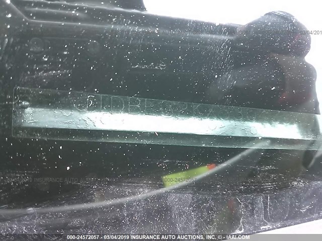 JTDBE32KX63043925 - 2006 TOYOTA CAMRY LE/XLE WHITE photo 9