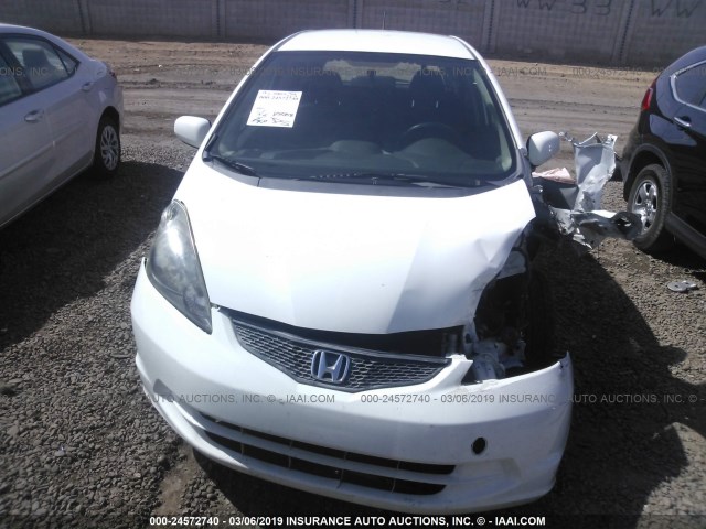 JHMGE8H35CS001956 - 2012 HONDA FIT WHITE photo 6