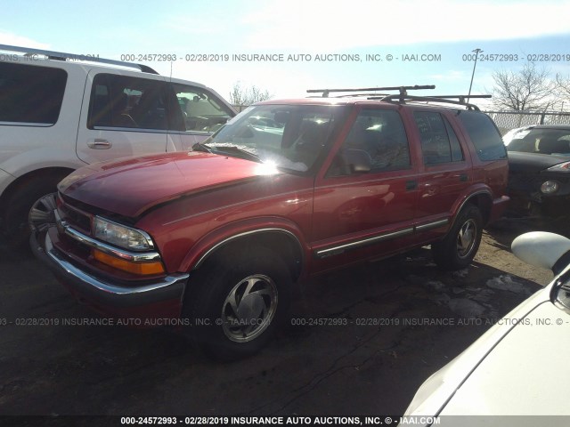 1GNDT13W012195769 - 2001 CHEVROLET BLAZER RED photo 2