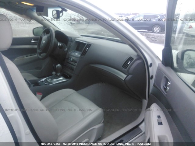 JN1CV6AR0DM752412 - 2013 INFINITI G37 WHITE photo 5