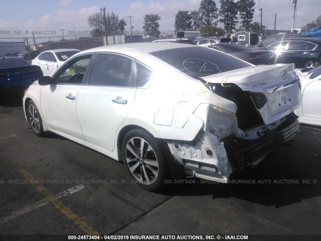 1N4AL3APXHC487622 - 2017 NISSAN ALTIMA 2.5/S/SV/SL/SR WHITE photo 3