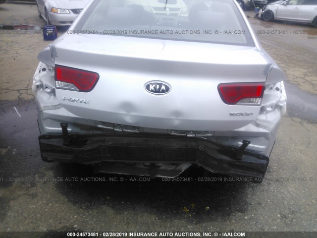 KNAFU6A27D5708558 - 2013 KIA FORTE EX SILVER photo 6