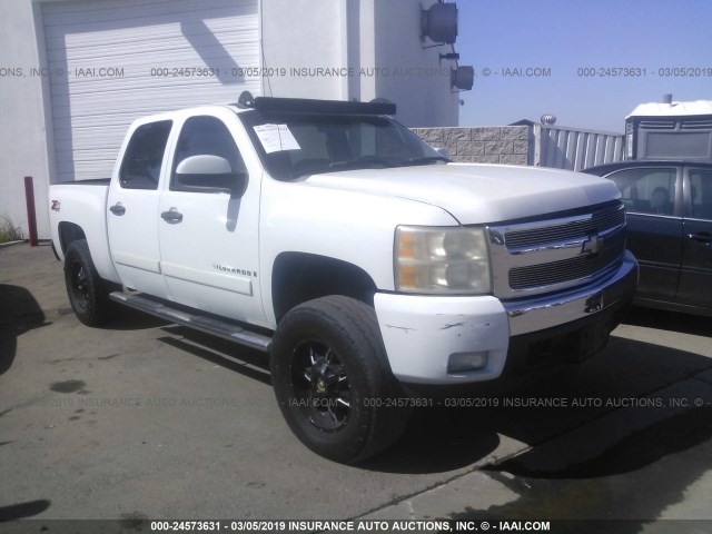 2GCEK13CX71538098 - 2007 CHEVROLET SILVERADO K1500 CREW CAB WHITE photo 1