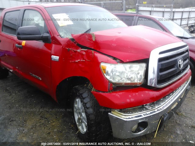 5TFEM5F15AX010149 - 2010 TOYOTA TUNDRA CREWMAX SR5 RED photo 6