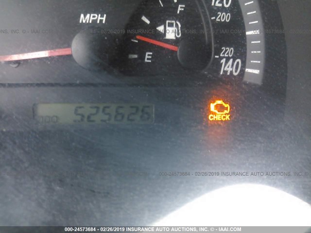 JTDBE32K020080171 - 2002 TOYOTA CAMRY LE/XLE/SE GOLD photo 7