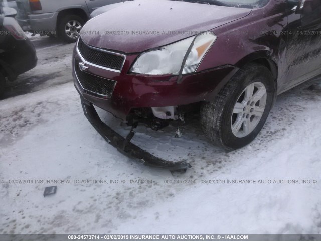 1GNKVGED3BJ282234 - 2011 CHEVROLET TRAVERSE LT MAROON photo 6