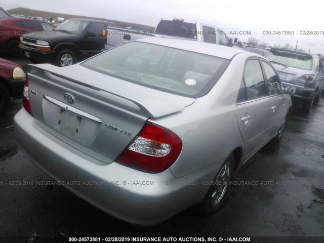 4T1BE32K23U646515 - 2003 TOYOTA CAMRY LE/XLE/SE SILVER photo 4