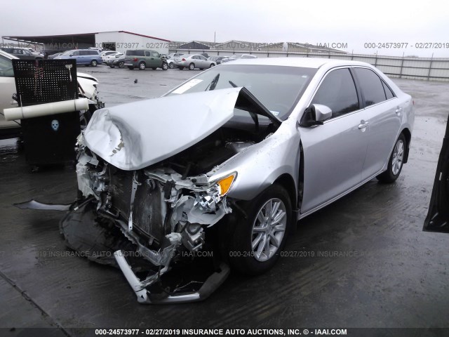 4T4BF1FK1CR185230 - 2012 TOYOTA CAMRY SE/LE/XLE SILVER photo 2