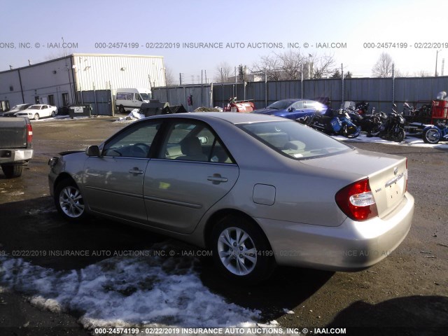 4T1BE32K64U881131 - 2004 TOYOTA CAMRY LE/XLE/SE GOLD photo 3