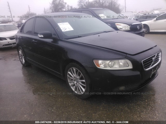 YV1382MS3A2504913 - 2010 VOLVO S40 2.4I BLACK photo 1