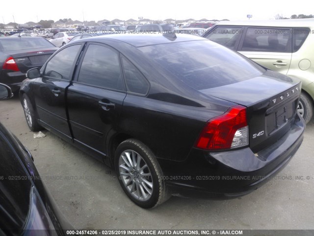 YV1382MS3A2504913 - 2010 VOLVO S40 2.4I BLACK photo 3