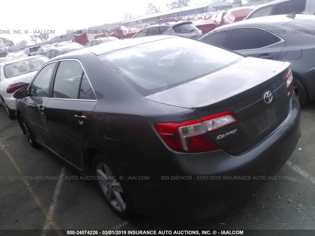 4T1BF1FK8DU238050 - 2013 TOYOTA CAMRY L/SE/LE/XLE Boz foto 3