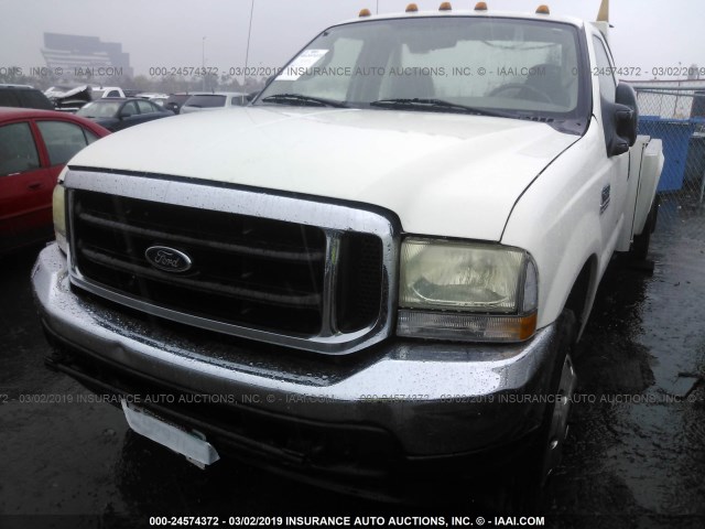 1FDAF56P64EB03898 - 2004 FORD F550 SUPER DUTY WHITE photo 2