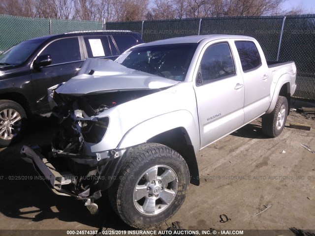 3TMLU4EN1BM066537 - 2011 TOYOTA TACOMA DOUBLE CAB 银色 照片 2