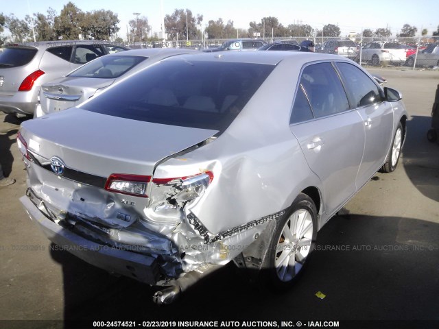 4T1BD1FK0EU131971 - 2014 TOYOTA CAMRY HYBRID/LE/XLE SILVER photo 4