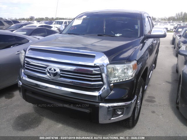 5TFRM5F16GX096324 - 2016 TOYOTA TUNDRA DOUBLE CAB SR/SR5 BLACK photo 2