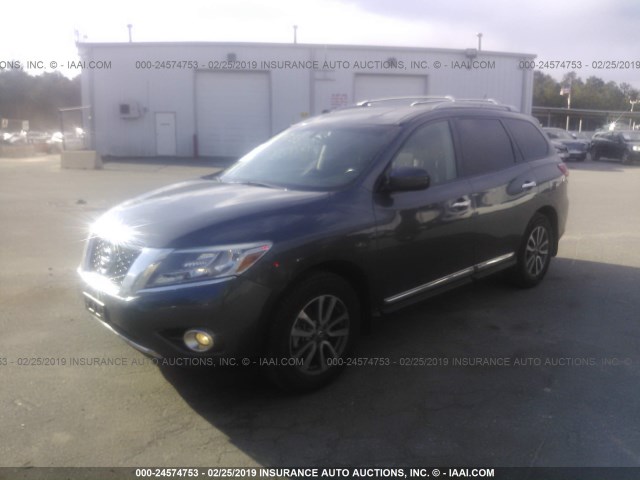 5N1AR2MM9DC613415 - 2013 NISSAN PATHFINDER S/SV/SL/PLATINUM GRAY photo 2