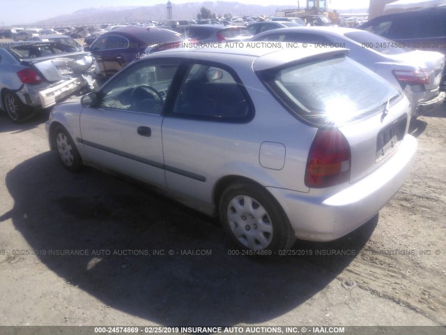 2HGEJ6443WH100117 - 1998 HONDA CIVIC DX SILVER photo 3