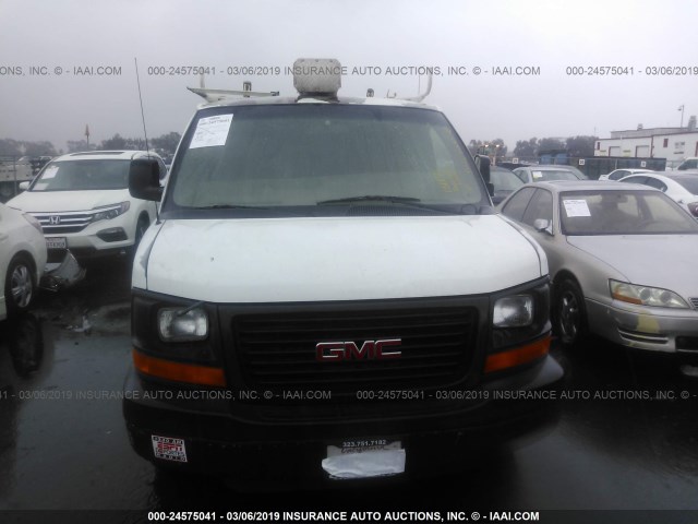 1GTGG25V071136014 - 2007 GMC SAVANA G2500 WHITE photo 6