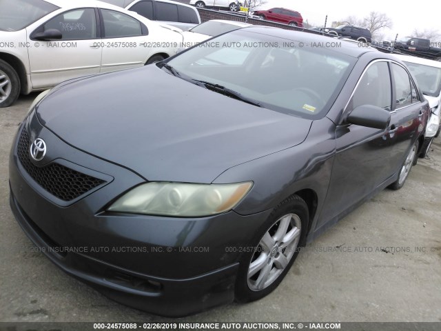 4T1BE46K27U521018 - 2007 TOYOTA CAMRY NEW GENERAT CE/LE/XLE/SE GRAY photo 2