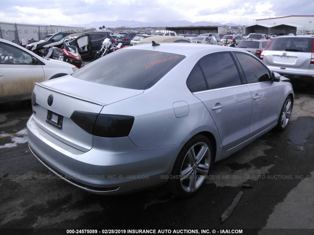 3VW4T7AJ8FM406300 - 2015 VOLKSWAGEN JETTA GLI SILVER photo 4