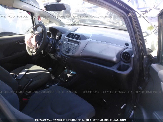 JHMGE8G24AS013215 - 2010 HONDA FIT BLACK photo 5