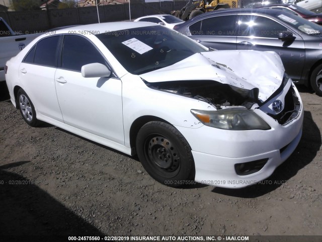 4T1BF3EK6BU711745 - 2011 TOYOTA CAMRY SE/LE/XLE WHITE photo 1