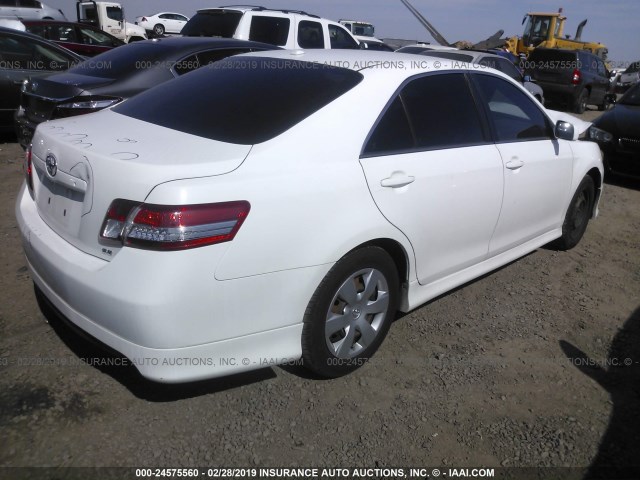 4T1BF3EK6BU711745 - 2011 TOYOTA CAMRY SE/LE/XLE WHITE photo 4