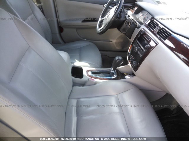 2G1WU58R879215391 - 2007 CHEVROLET IMPALA LTZ GRAY photo 5