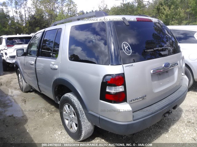 1FMEU63E67UA87602 - 2007 FORD EXPLORER XLT SILVER photo 3