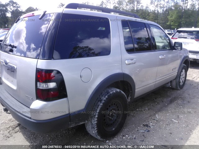 1FMEU63E67UA87602 - 2007 FORD EXPLORER XLT SILVER photo 4