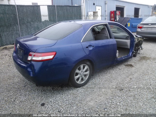 4T4BF3EK4BR101915 - 2011 TOYOTA CAMRY SE/LE/XLE 蓝色 照片 4