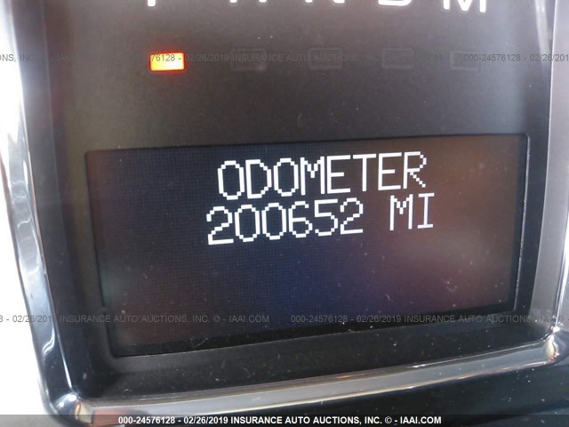 1GYS4HEF6BR324488 - 2011 CADILLAC ESCALADE ESV LUXURY WHITE photo 7