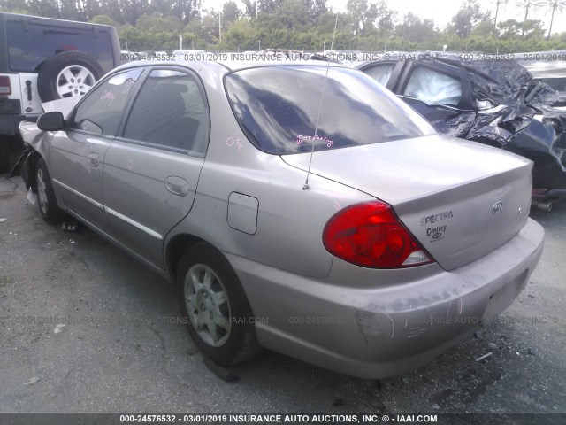 KNAFB121025172600 - 2002 KIA SPECTRA LS BROWN photo 3