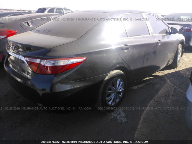 4T1BF1FK3FU925939 - 2015 TOYOTA CAMRY LE/XLE/SE/XSE BLACK photo 4
