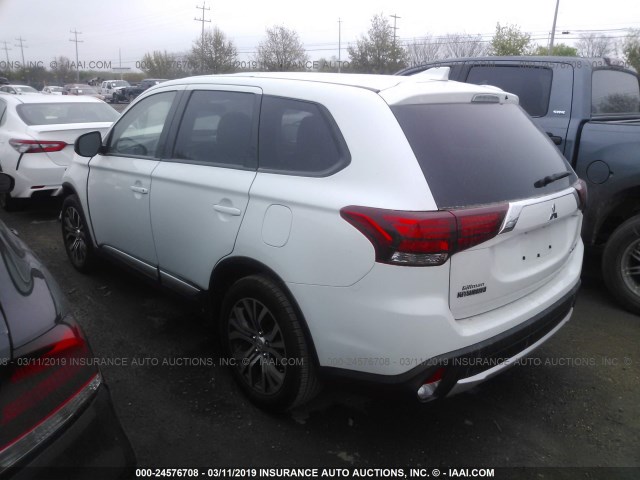 JA4AD2A37JZ045912 - 2018 MITSUBISHI OUTLANDER ES WHITE photo 3