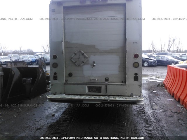 4UZA4FA49YCG65100 - 2000 FREIGHTLINER CHASSIS M LINE WALK-IN VAN Unknown photo 8