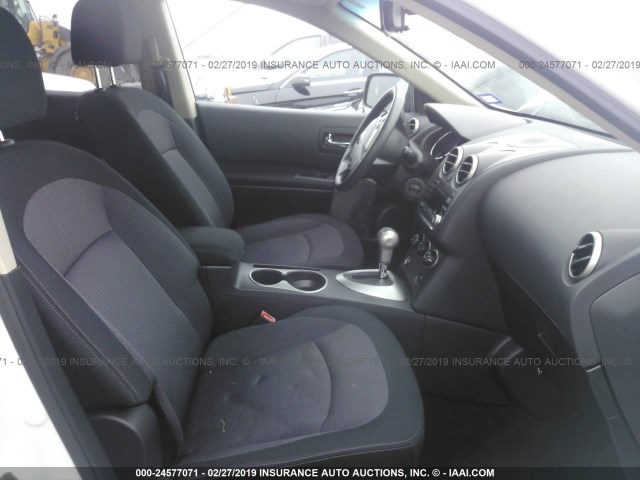 JN8AS5MT3BW181468 - 2011 NISSAN ROGUE S/SV/KROM WHITE photo 5