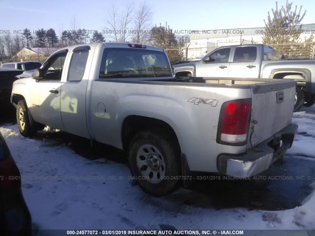 1GTR2TEA1BZ111773 - 2011 GMC SIERRA K1500 SILVER photo 3