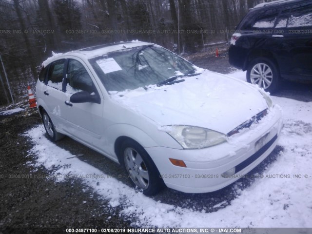 3FAFP37372R113959 - 2002 FORD FOCUS ZX5 WHITE photo 1