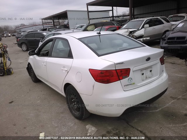 KNAFU4A25C5633507 - 2012 KIA FORTE EX WHITE photo 3