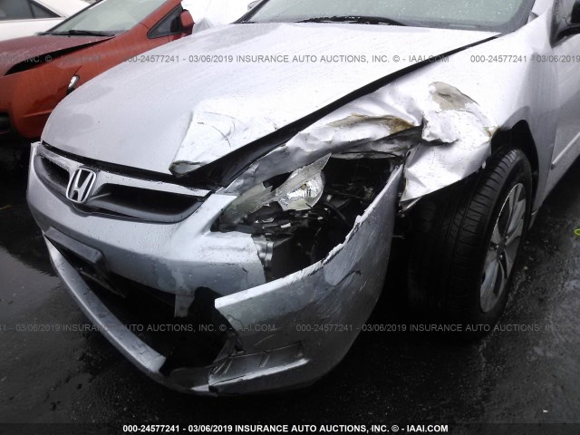 1HGCM56156A063971 - 2006 HONDA ACCORD VALUE SILVER photo 6