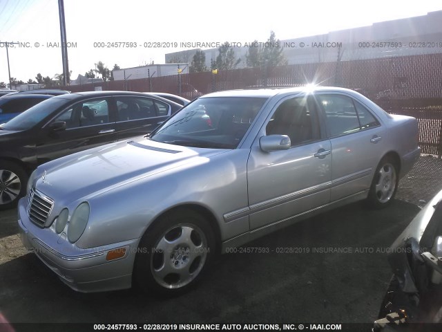 WDBJF70J02B491454 - 2002 MERCEDES-BENZ E 430 SILVER photo 2