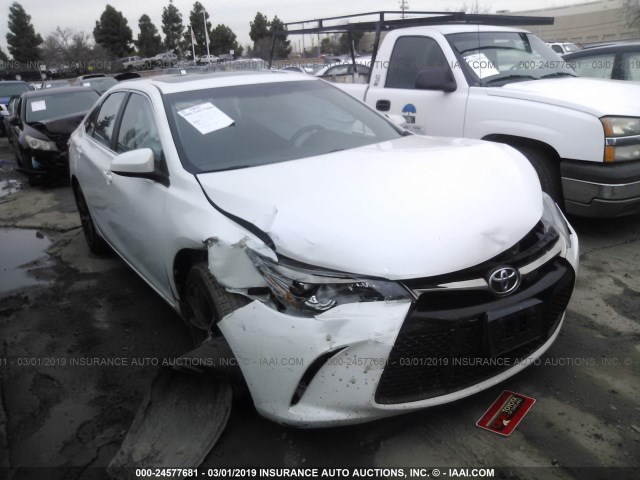 4T1BF1FK0FU912629 - 2015 TOYOTA CAMRY LE/XLE/SE/XSE WHITE photo 1