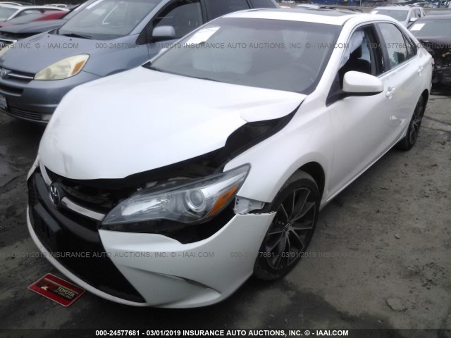 4T1BF1FK0FU912629 - 2015 TOYOTA CAMRY LE/XLE/SE/XSE WHITE photo 2