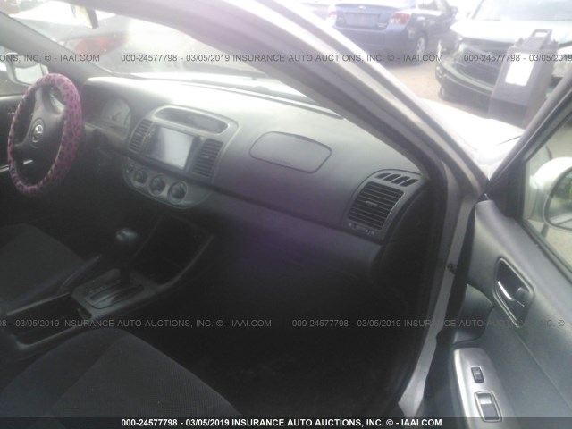 4T1BE32K23U198759 - 2003 TOYOTA CAMRY LE/XLE/SE GRAY photo 5