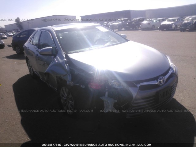 4T1BD1FK7HU214365 - 2017 TOYOTA CAMRY HYBRID/LE/XLE/SE SILVER photo 6