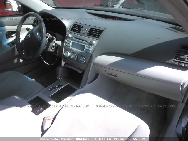 4T4BE46K08R036206 - 2008 TOYOTA CAMRY CE/LE/XLE/SE 灰色 照片 5
