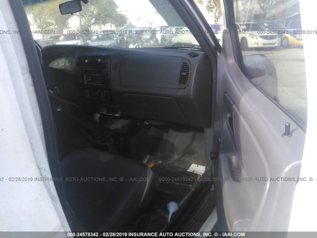 1FTYR10U01TB02982 - 2001 FORD RANGER WHITE photo 5