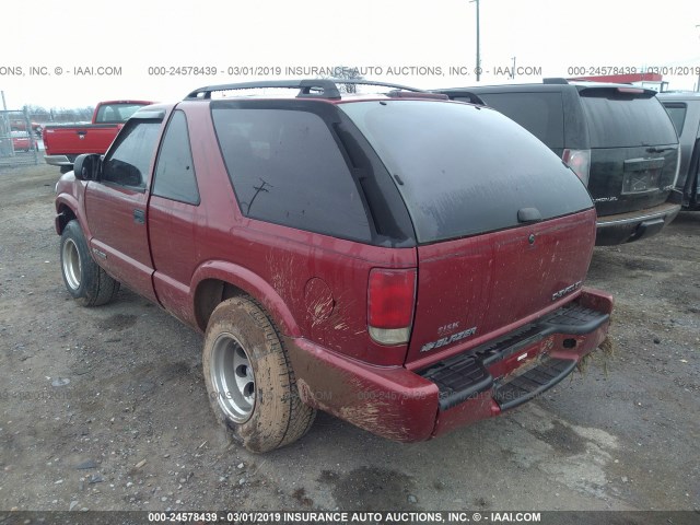 1GNCS18W72K207408 - 2002 CHEVROLET BLAZER MAROON photo 3